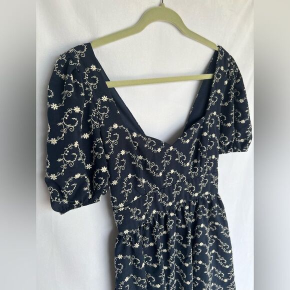 Francesca’s Sophia Tie Back Embroidered Mini Dress Size Large - Picture 6 of 9